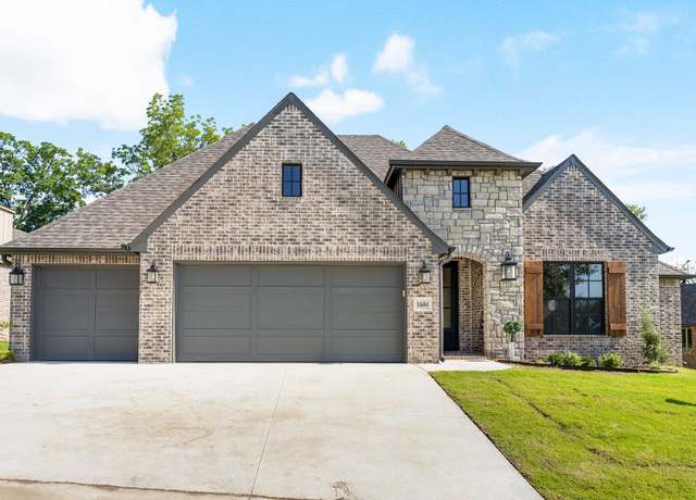 Property at 1604 Pinecrest Dr, Claremore, OK 74017, 4 beds, 2.5 baths