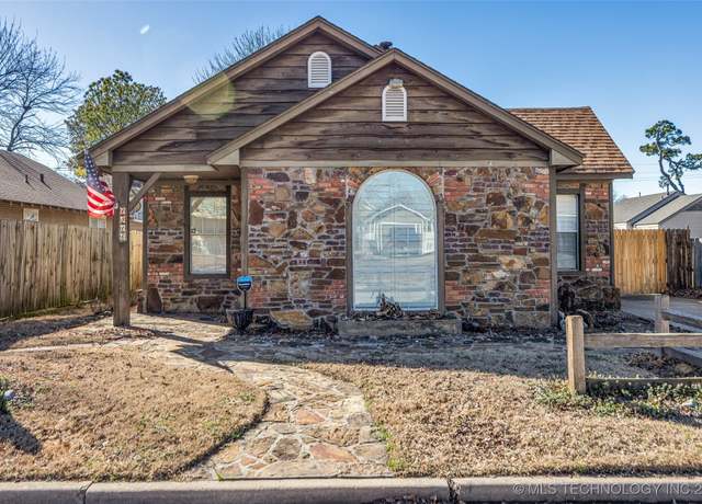 Property at 1316 S Delaware Pl, Tulsa, OK 74104, 3 beds, 2 baths