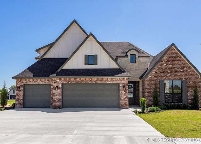 Property at 2326 E 134th Cir, Bixby, OK 74008, 4 beds, 3.5 baths