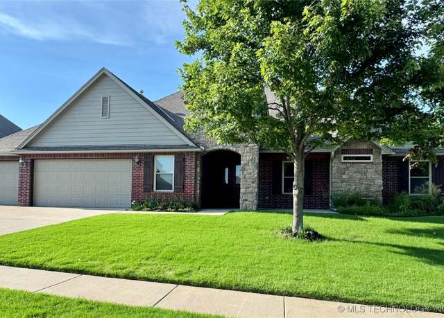 Property at 5510 Cooper Ct, Bartlesville, OK 74006, 4 beds, 3 baths