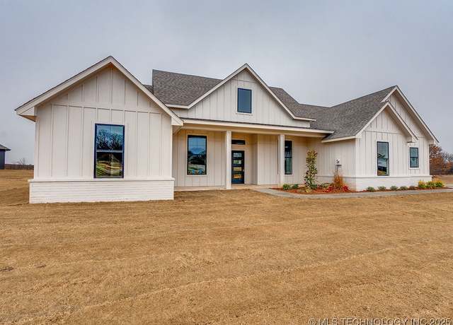 Property at 12098 County Road 3513 Loop, Ada, OK 74820, 4 beds, 2 baths