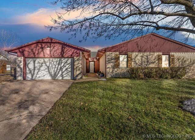 Property at 11615 N 104th EastAvenue, Collinsville, OK 74021, 4 beds, 2 baths