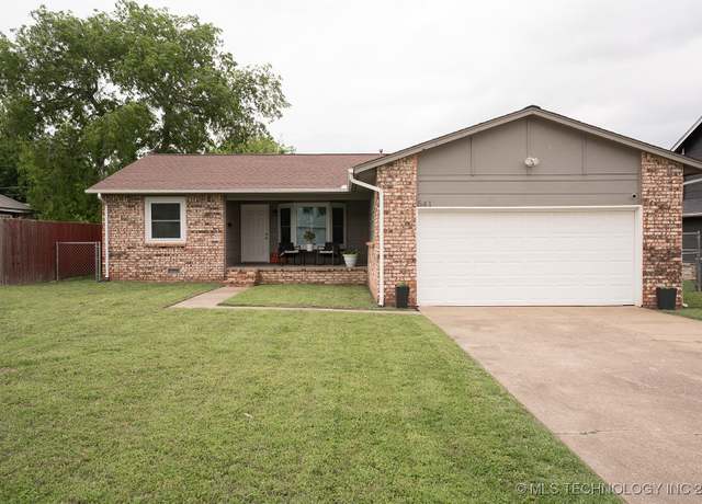 Property at 541 E Latimer St, Tulsa, OK 74106, 3 beds, 2 baths