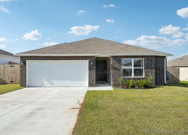 Property at 1106 W Abilene Rd, Claremore, OK 74019, 4 beds, 2 baths