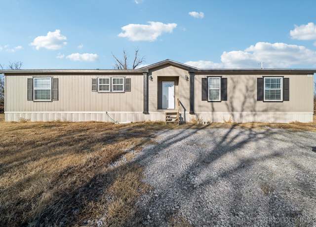 Property at 309 E North Ave, Checotah, OK 74426, 3 beds, 2 baths