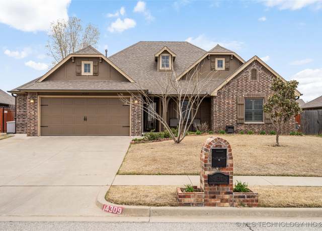 Property at 14309 E 91st St N, Owasso, OK 74055, 4 beds, 2 baths