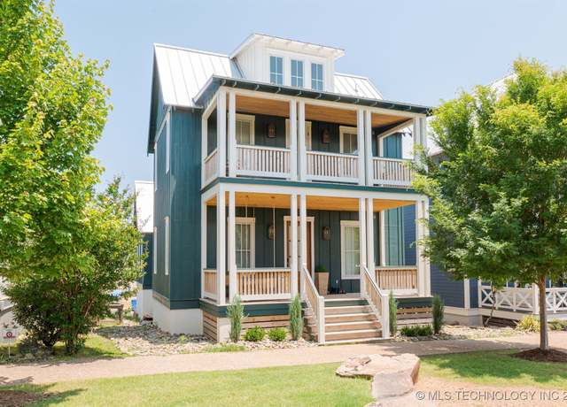 Property at 32 Center Ln S, Carlton Landing, OK 74432, 5 beds, 4.5 baths