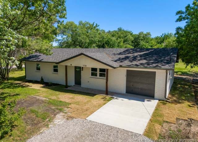 Property at 1118 E 131st St S, Jenks, OK 74037, 3 beds, 2 baths