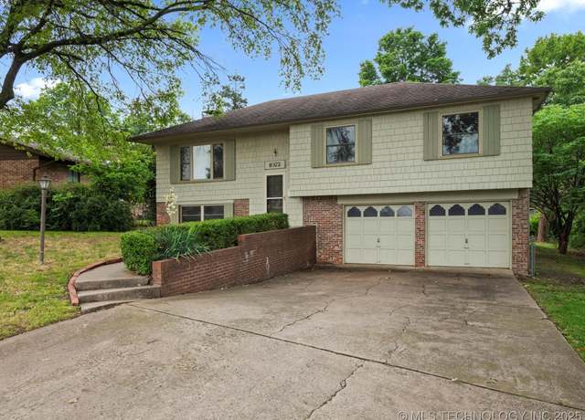 Property at 1075 Renick Ln, Bartlesville, OK 74006, 3 beds, 2 baths