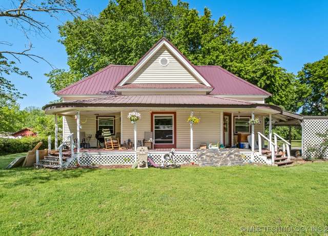 Property at 321 E Delaware, Westville, OK 74965, 3 beds, 1 bath