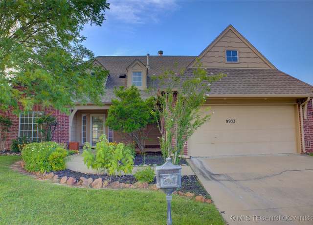 Property at 8933 E 62nd Ct, Tulsa, OK 74133, 3 beds, 3 baths