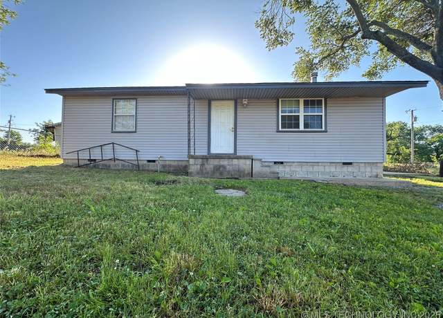 Property at 621 S 3rd St, Morris, OK 74445, 2 beds, 1 bath