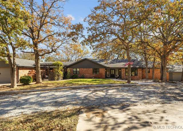 Property at 620 S Monte Vista St, Ada, OK 74820, 4 beds, 2.5 baths