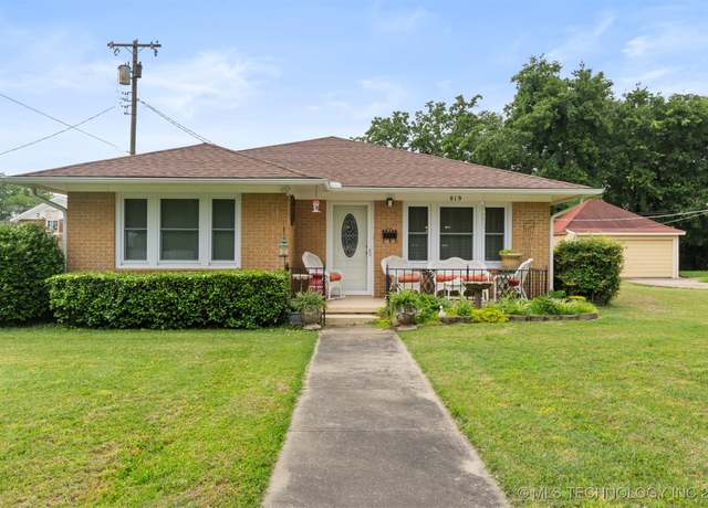 Property at 819 W Elm St, Durant, OK 74701, 2 beds, 2 baths
