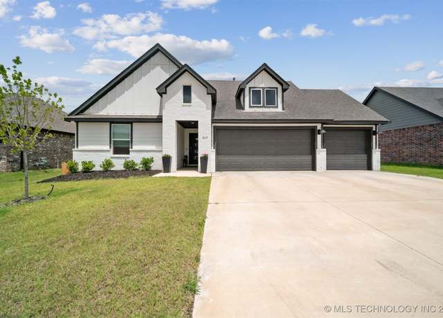 Property at 7117 E 154th Pl S, Bixby, OK 74008, 4 beds, 2 baths