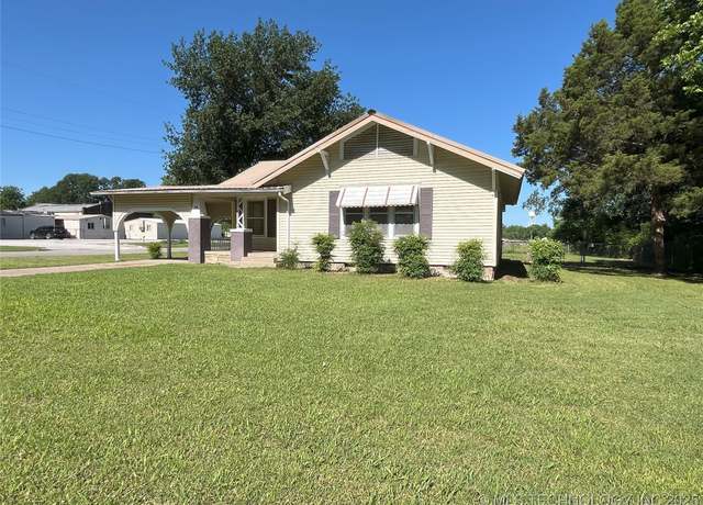 Property at 701 NW 3rd St, Stigler, OK 74462, 3 beds, 1 bath