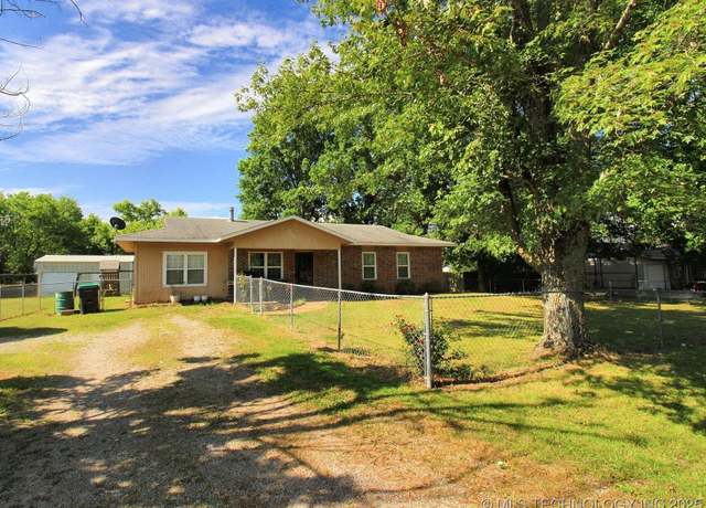 Property at 1518 E Hogner St, Tahlequah, OK 74464, 3 beds, 1 bath