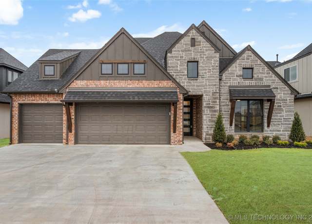 Property at 2504 E 135th Dr S, Bixby, OK 74008, 4 beds, 2.5 baths