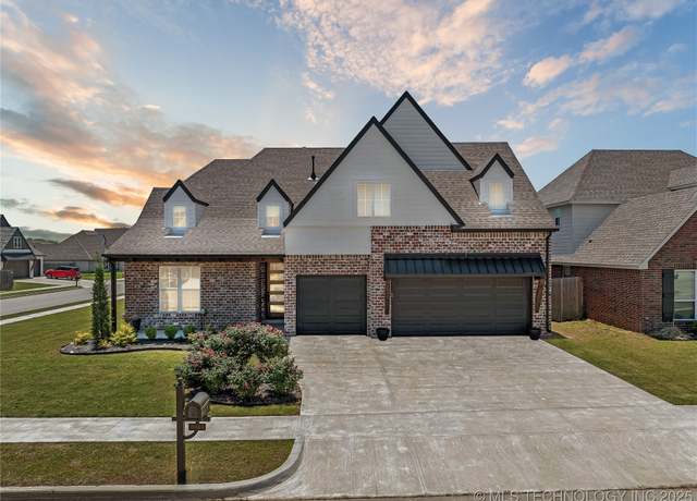 Property at 2044 E 138th Pl S, Bixby, OK 74008, 4 beds, 3.5 baths