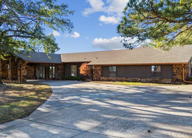 Property at 105 N Osage Ridge Dr E, Sand Springs, OK 74063, 4 beds, 3.5 baths
