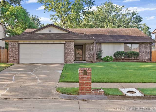 Property at 2901 W Atlanta Ct, Broken Arrow, OK 74012, 3 beds, 2 baths