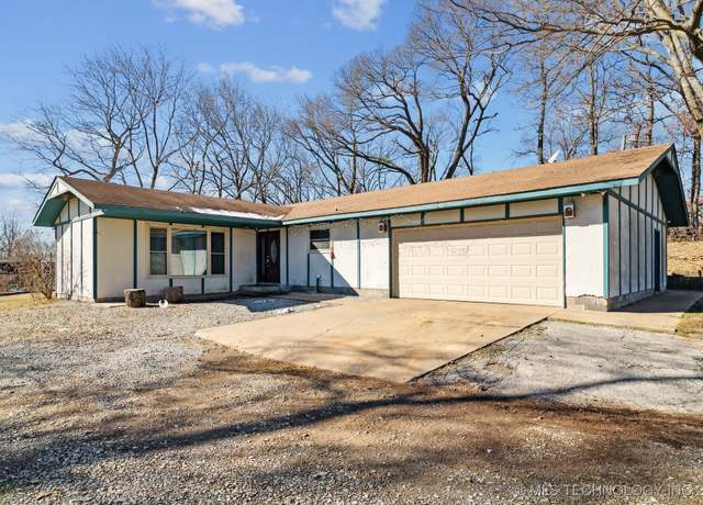 Property at 10401 S 670 Rd, Wyandotte, OK 74370, 3 beds, 2.5 baths