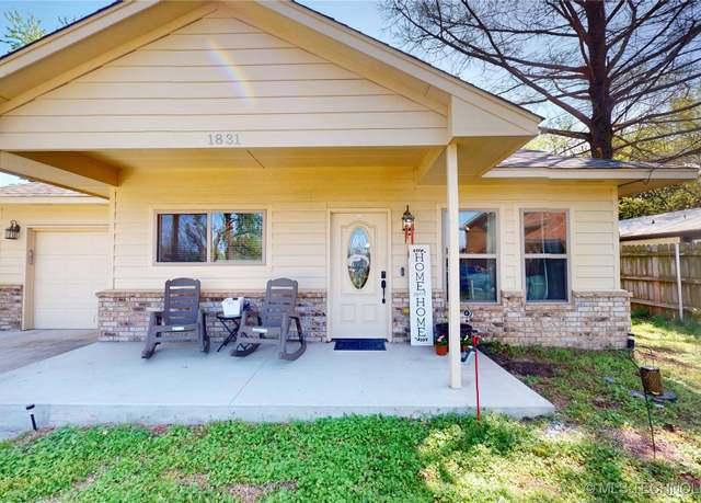 Property at 1831 E Oak Hls, Ada, OK 74820, 3 beds, 2 baths