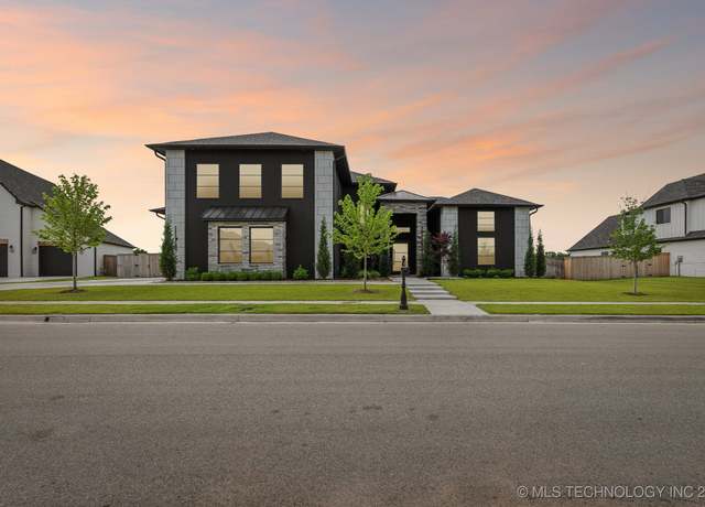 Property at 5508 E 127th St S, Bixby, OK 74008, 5 beds, 4.5 baths