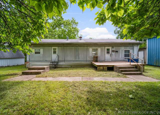 Property at 912 S Freeman Ave, Hominy, OK 74035, 2 beds, 1 bath