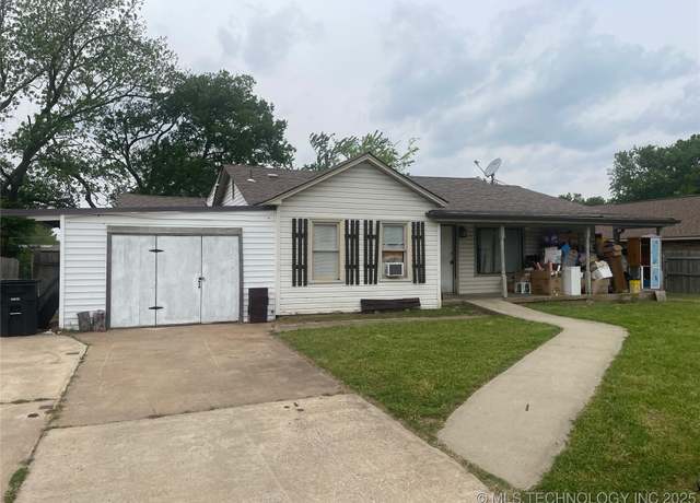 Property at 617 N 18th Ave, Durant, OK 74701, 3 beds, 2 baths