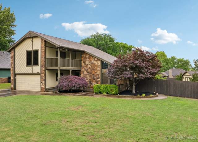 Property at 1405 W Huntsville St, Broken Arrow, OK 74011, 3 beds, 2.5 baths