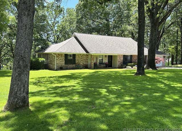 Property at 3109 Buffalo Ln, Grove, OK 74344, 3 beds, 2 baths