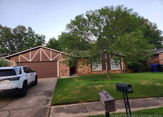 Property at 1669 S Pine Ave W, Broken Arrow, OK 74012, 3 beds, 2 baths