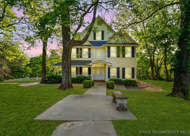 Property at 7637 S 26th WestAvenue, Tulsa, OK 74037, 4 beds, 5 baths