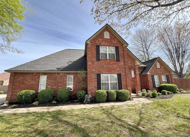 Property at 1595 Aspen Dr, Tahlequah, OK 74464, 4 beds, 3 baths