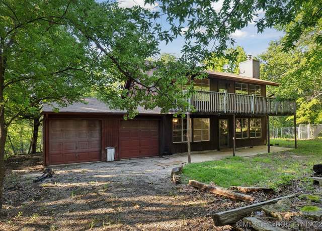 Property at 905 W Andrew Ave, Sapulpa, OK 74066, 2 beds, 2 baths