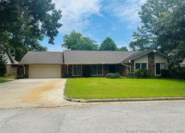Property at 6635 S 76th Ave E, Tulsa, OK 74133, 4 beds, 2.5 baths