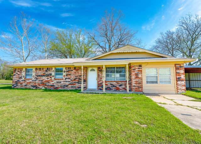 Property at 306 E Colonial, Konawa, OK 74849, 4 beds, 2 baths