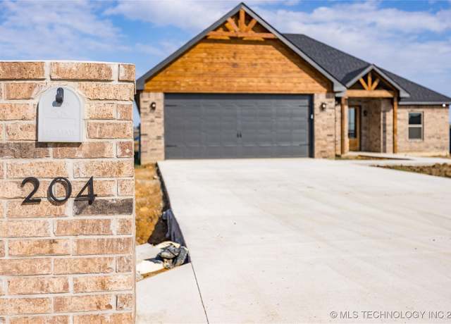 Property at 204 Maple Leaf, Durant, OK 74701, 4 beds, 2 baths