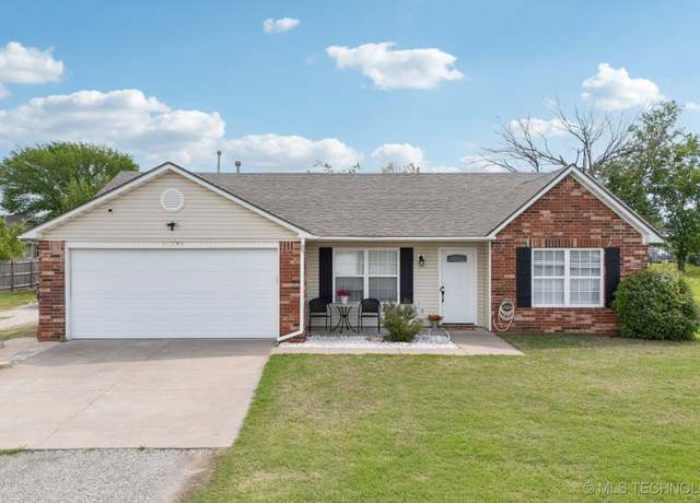 Property at 11795 Gun Smoke Dr, Collinsville, OK 74021, 3 beds, 2 baths