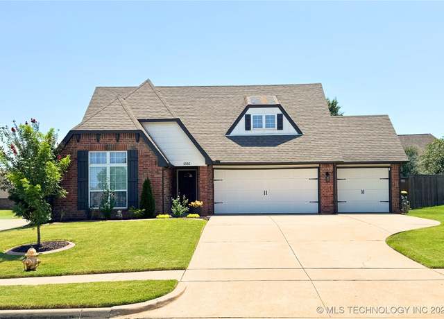 Property at 2052 E 133rd Ct, Bixby, OK 74008, 3 beds, 2 baths