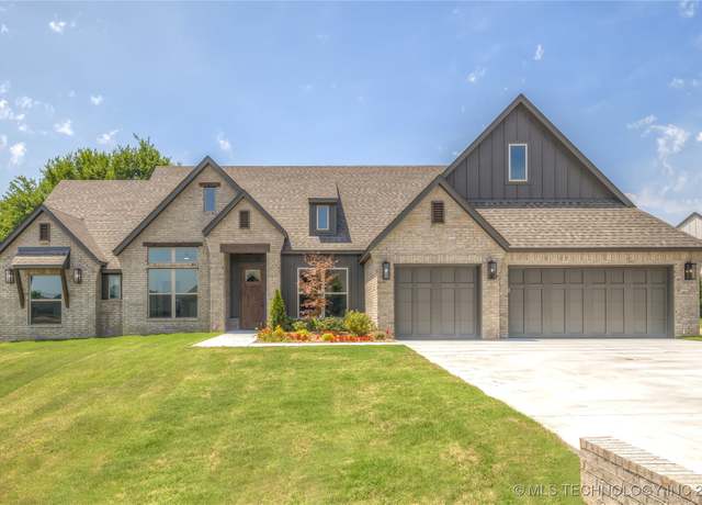 Property at 1820 E 44th St, Sand Springs, OK 74063, 4 beds, 3 baths