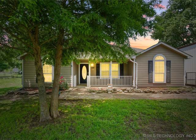 Property at 120 S Cherokee, Vera, OK 74082, 3 beds, 2 baths