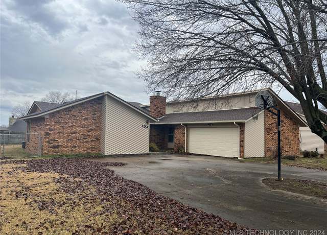 Property at 103 Foltz Ln, Muskogee, OK 74403, 3 beds, 2 baths
