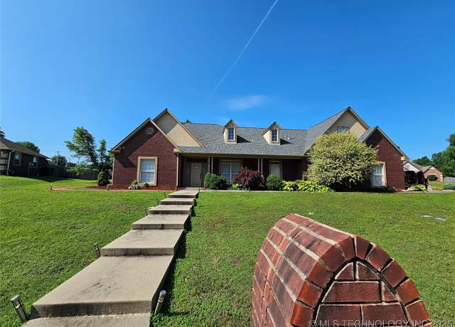 Property at 3103 Callaway Dr, Claremore, OK 74019, 3 beds, 2.5 baths