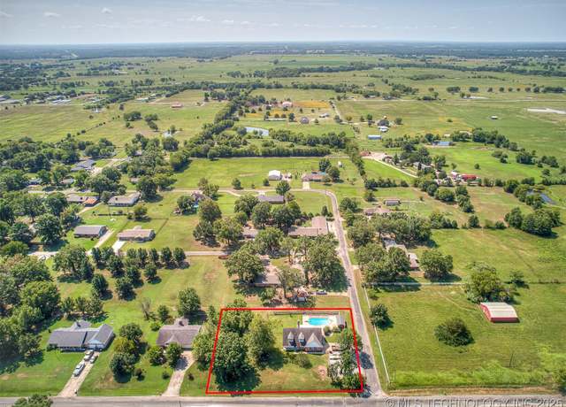Property at 1116 W Franklin St, Haskell, OK 74436, 3 beds, 2 baths