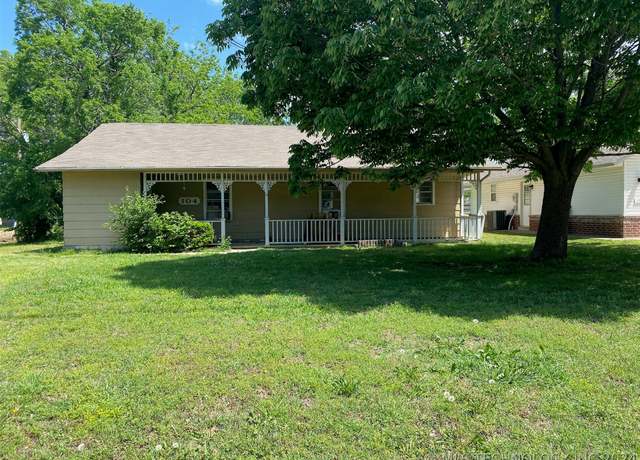 Property at 104 W 7th St, Claremore, OK 74017, 3 beds, 2 baths