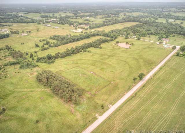 Property at 15 Magnolia Rd, Henryetta, OK 74437
