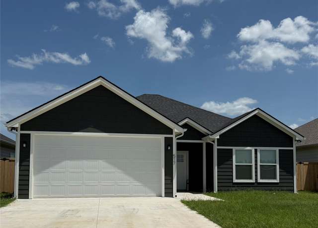 Property at 517 Worth Ave, Durant, OK 74701, 3 beds, 2 baths