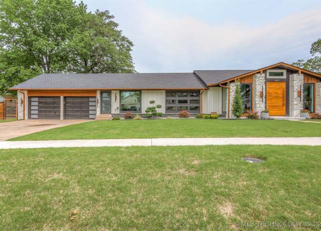 Property at 402 W Detroit St, Broken Arrow, OK 74012, 4 beds, 3.5 baths